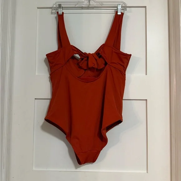 Elegant Red One-Piece Swimsuit - Picture 7 of 7